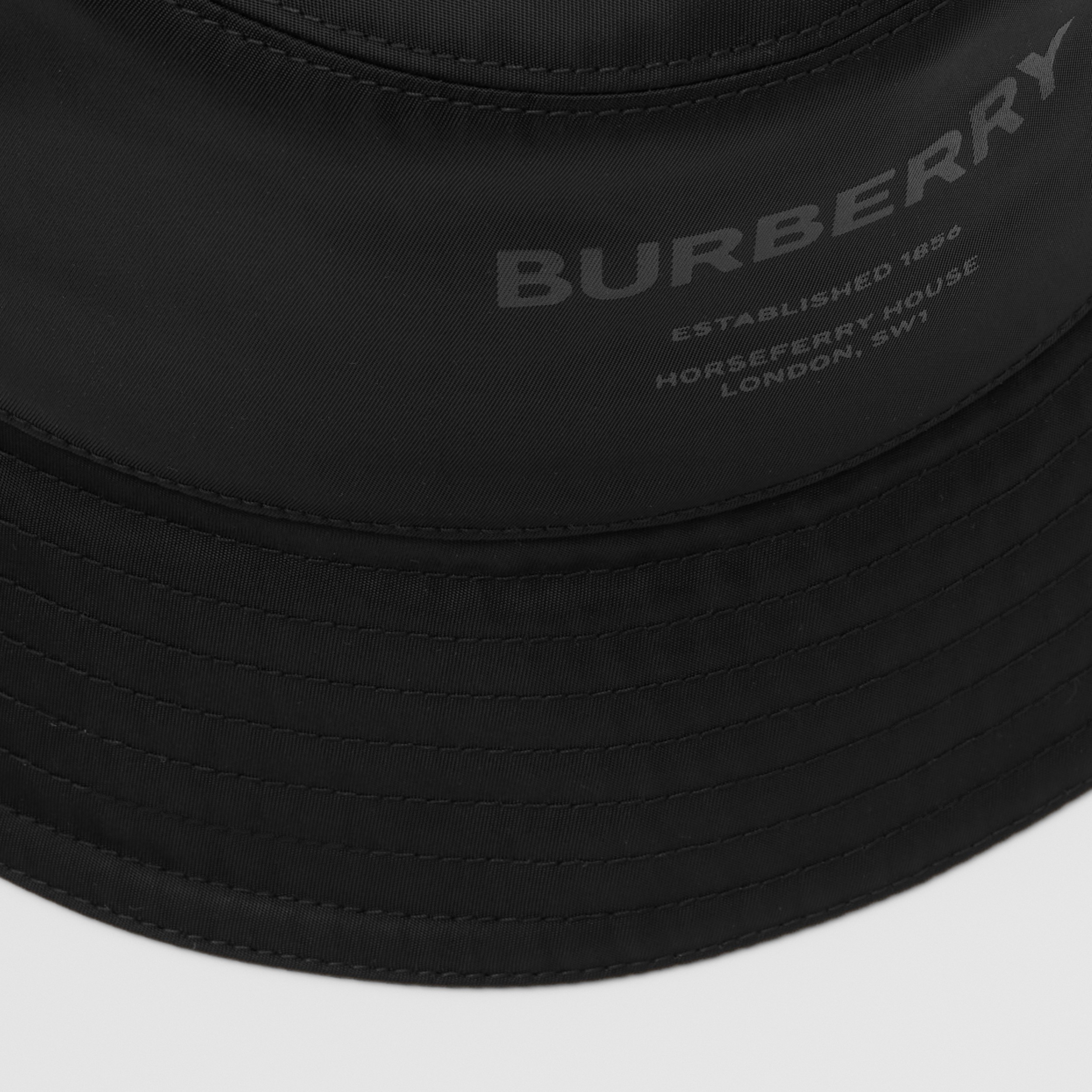 Chapéu Bucket de nylon com estampa Horseferry (Preto) | Burberry® oficial - 4