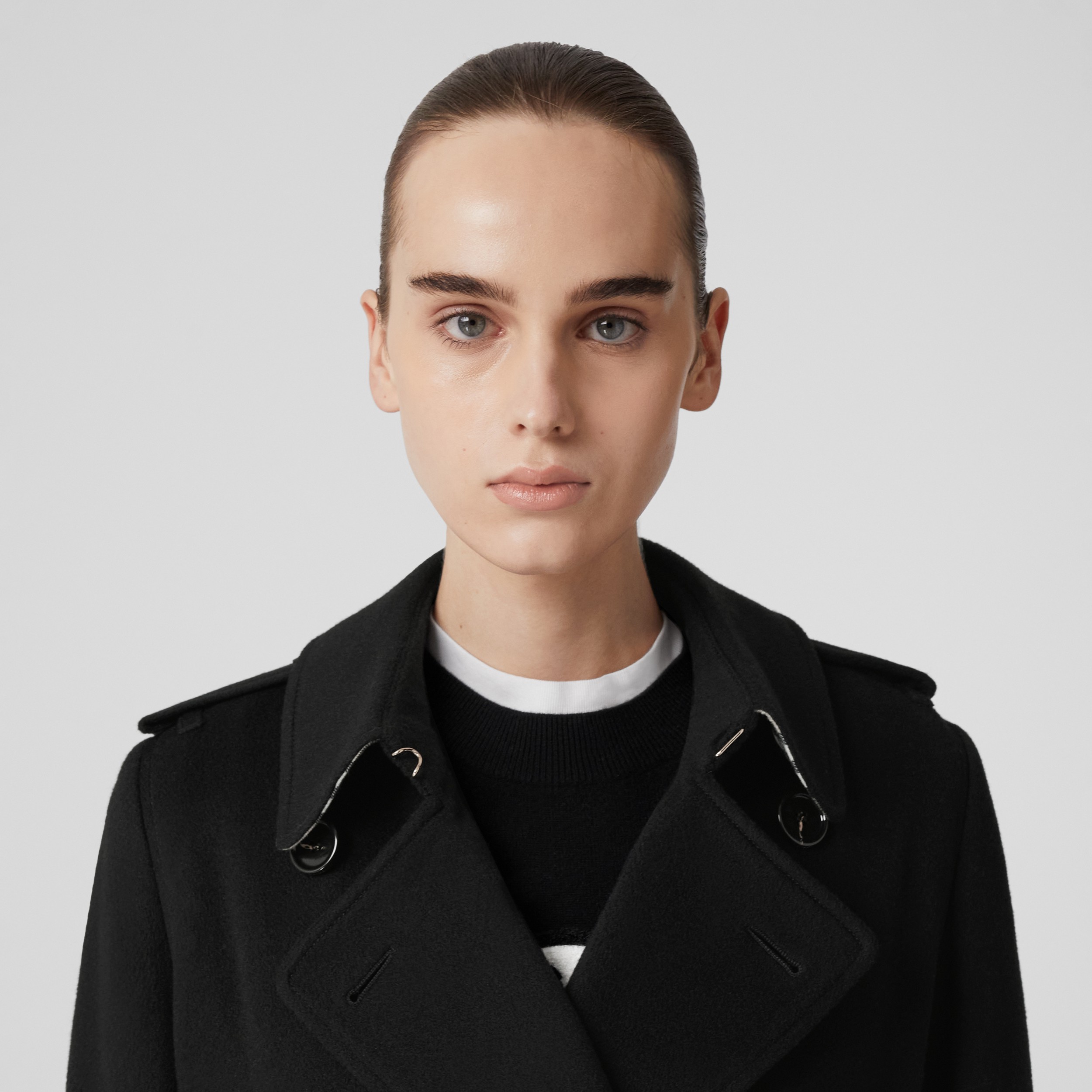 Trench coat Kensington em cashmere (Preto) - Mulheres | Burberry® oficial - 2
