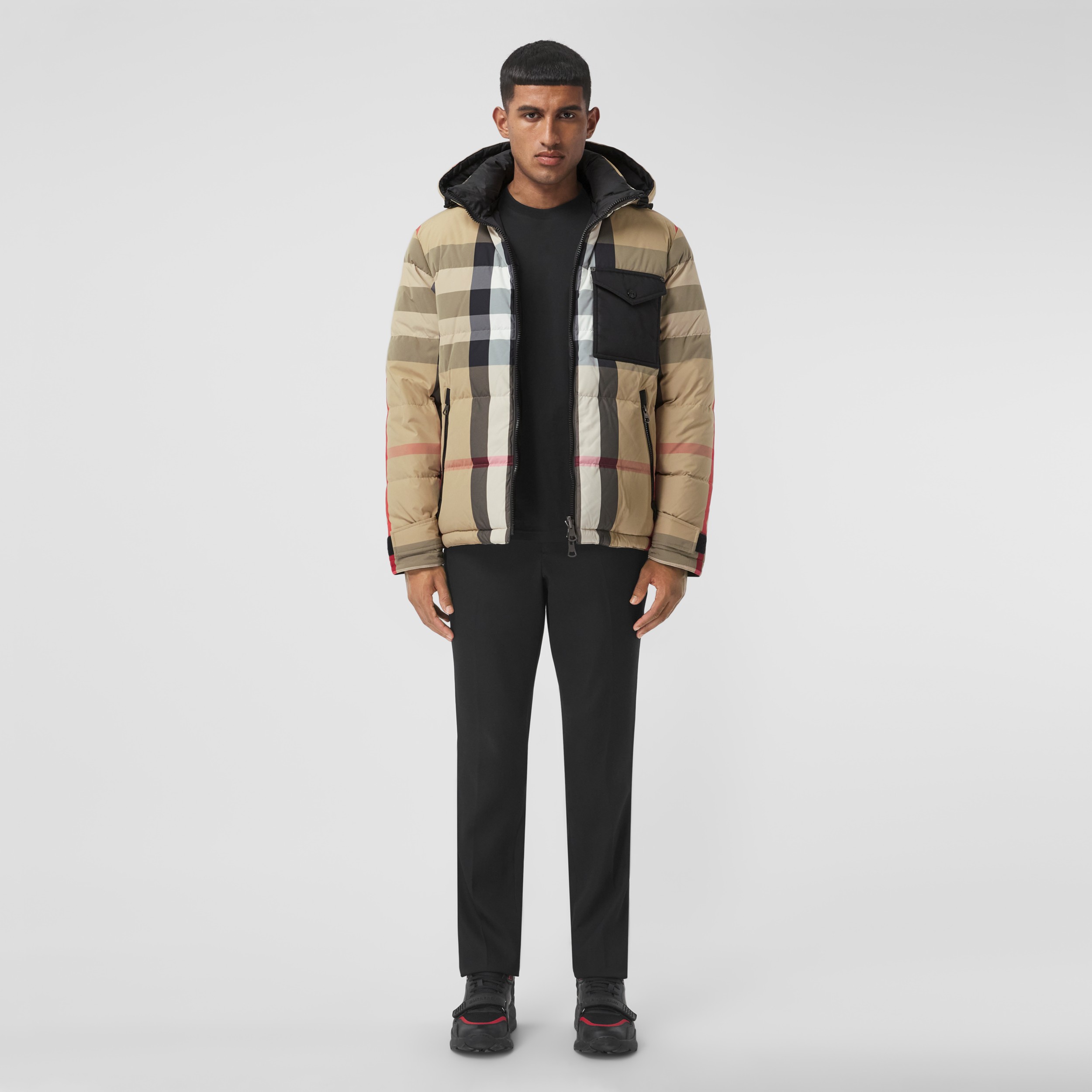 Reversible Exaggerated Check Nylon Puffer Jacket in Archive Beige/black - Men Burberry® Official