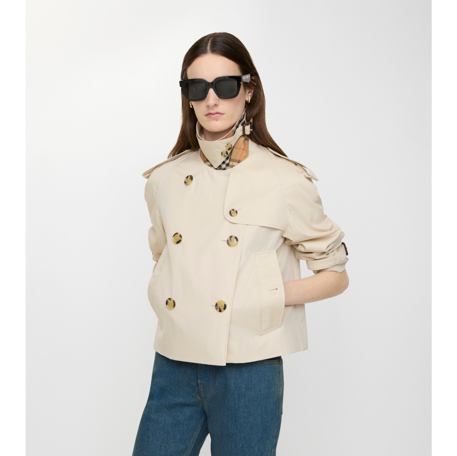 Cropped Tropical Gabardine Mayfair Trench Jacket in Clam beige - Women | Burberry® Official