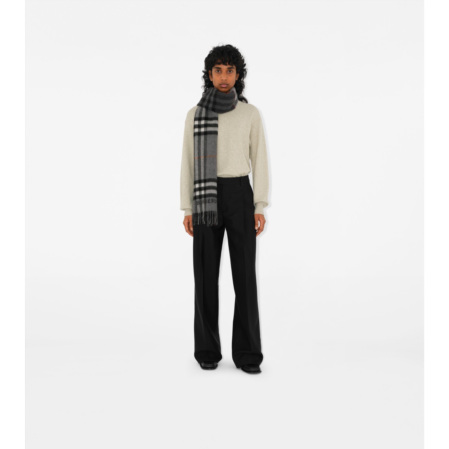 Contrast Check Cashmere Scarf in Grey charcoal Burberry Official