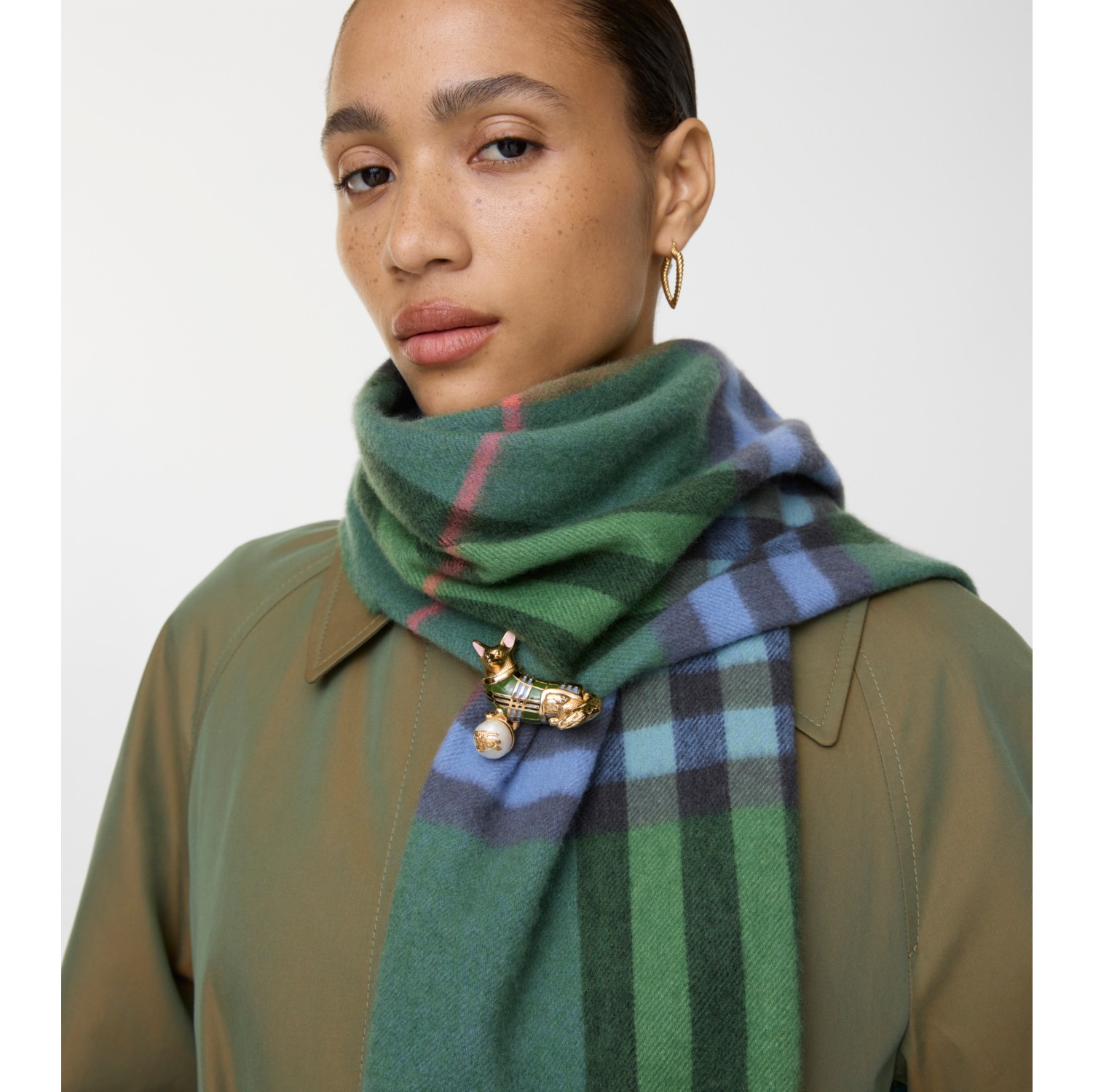 Brosche in Corgi-Form