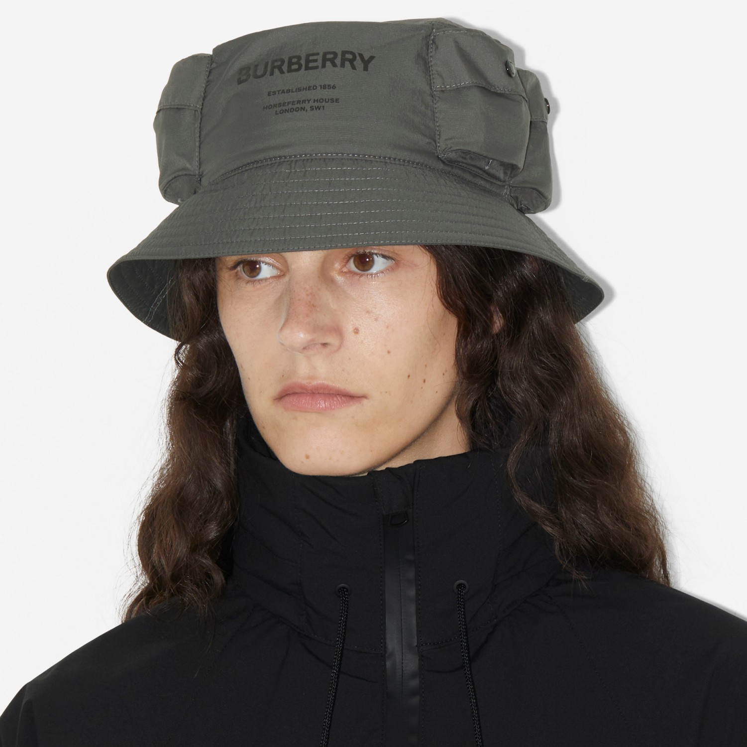 Horseferry Motif Nylon Bucket Hat in Soft Slate | Burberry® Official