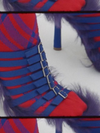 Burberry紫色和红色皮草装饰高跟鞋