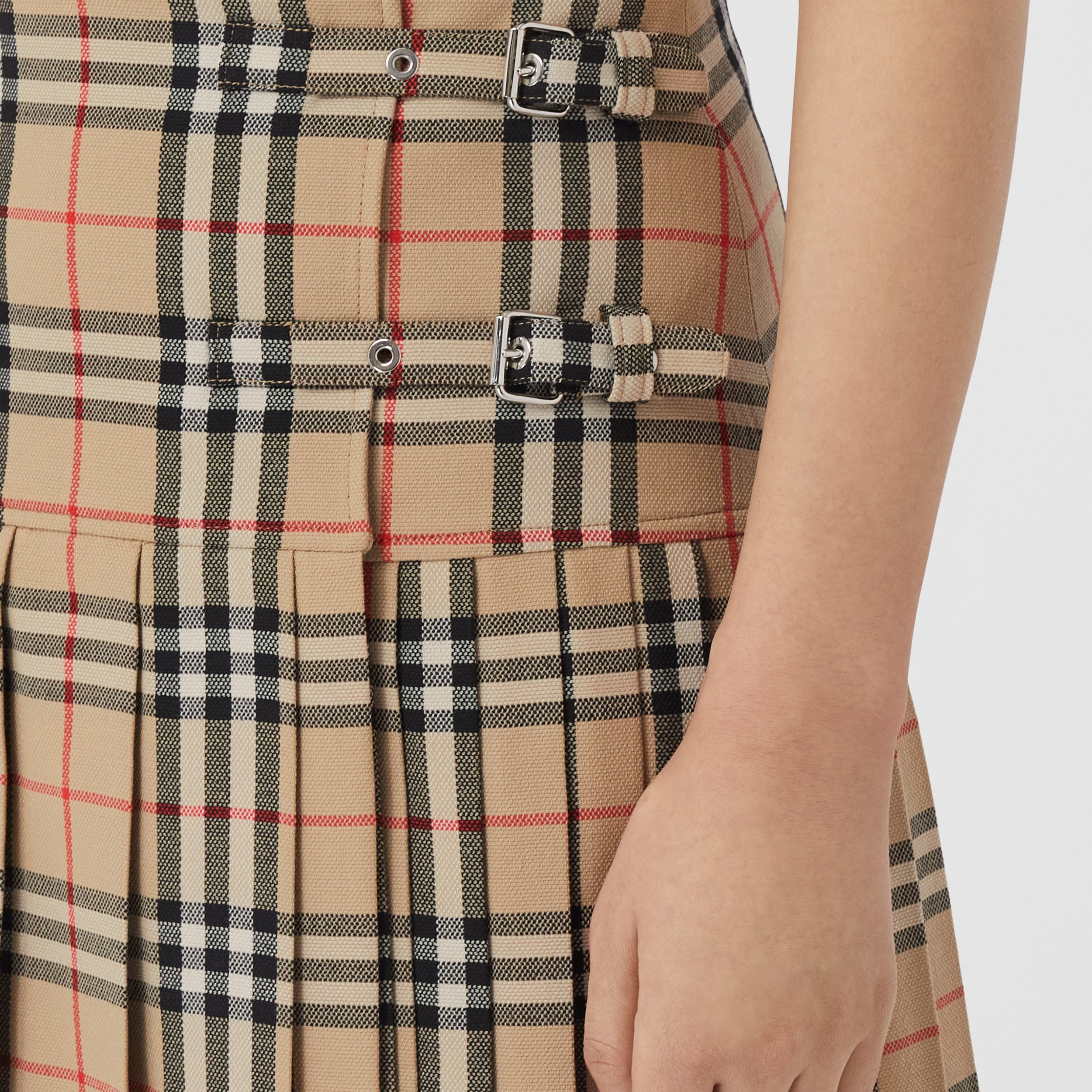 Vintage Check Wool Kilt in Archive Beige - Women | Burberry® Official - 2