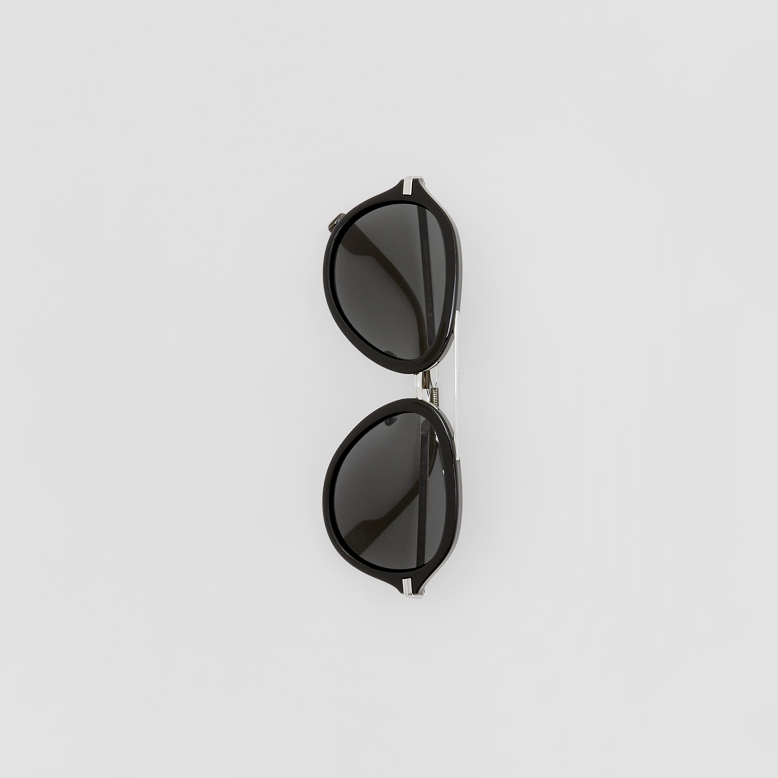 check detail pilot sunglasses