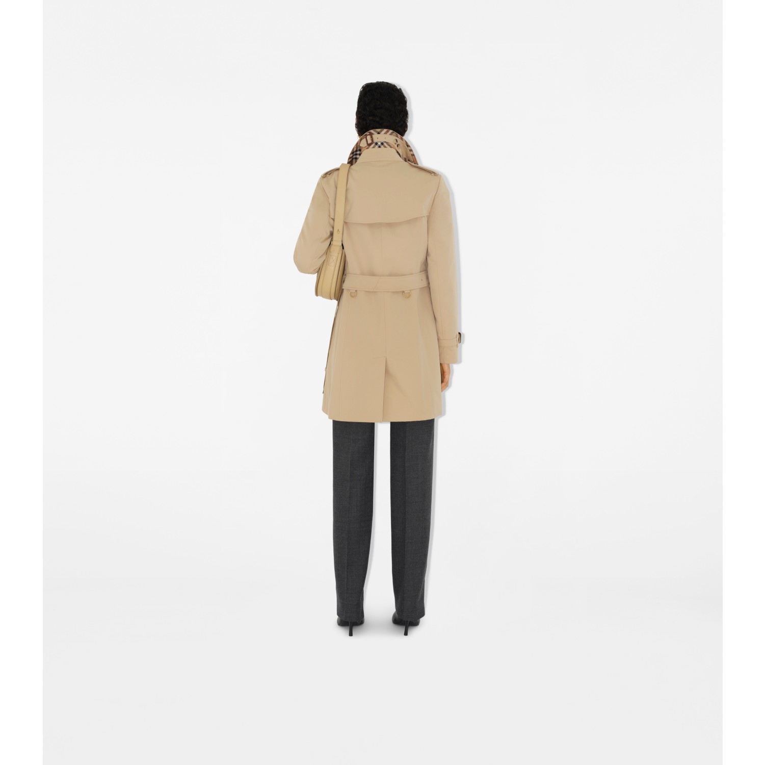 Short Chelsea Heritage Trench Coat in Honey Women Burberry Official