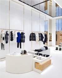 Nordstrom Taps Burberry for Holiday Pop-up Shop Concept – WWD