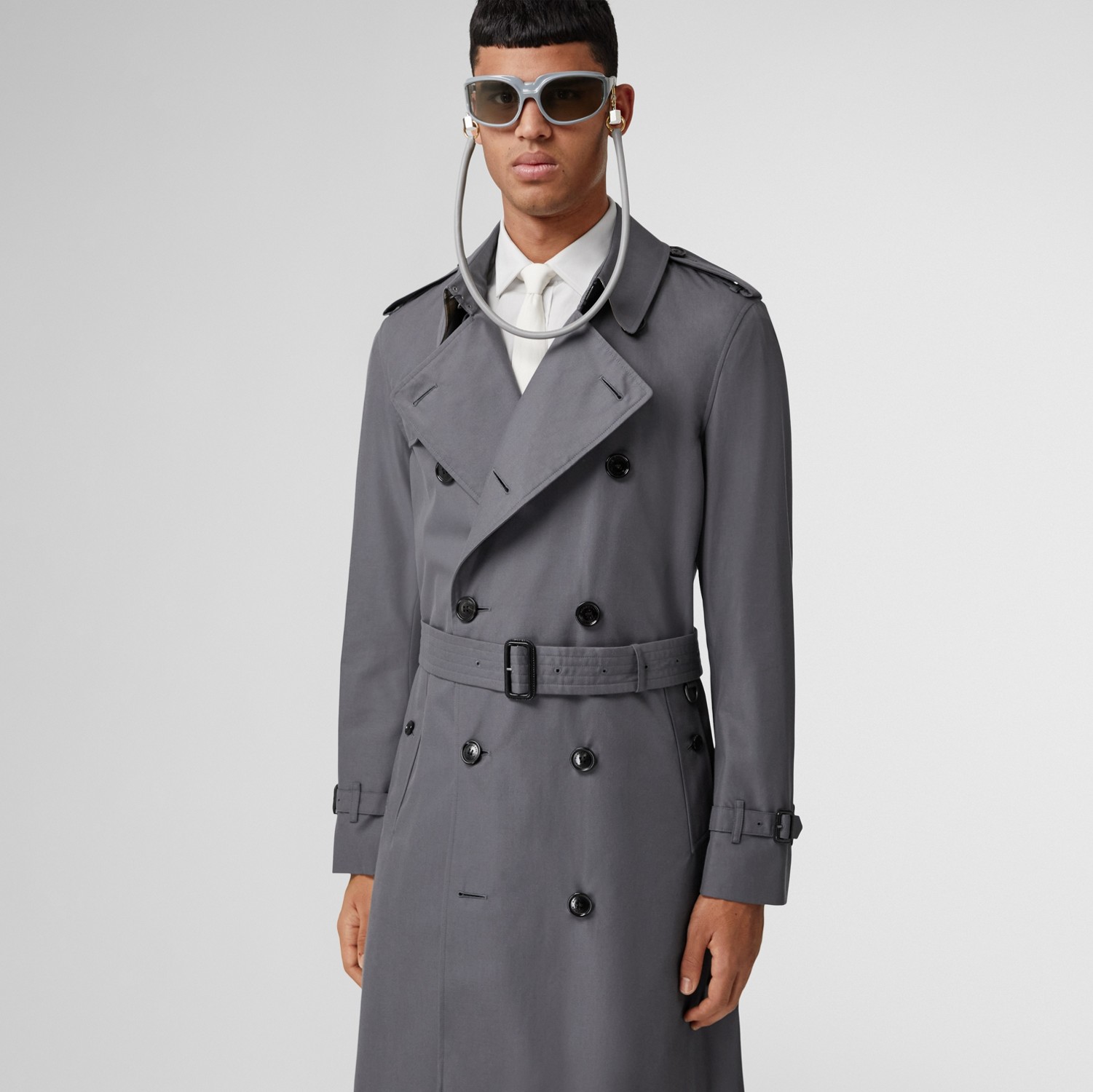 The Chelsea - Trench coat Heritage médio (Cinza) - Homens | Burberry® oficial