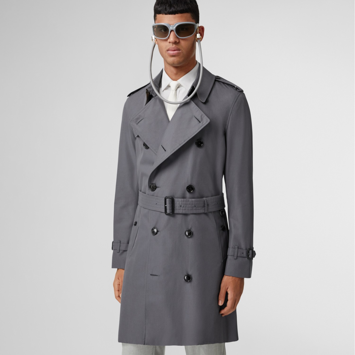 The Mid length Chelsea Heritage Trench Coat in Grey Men