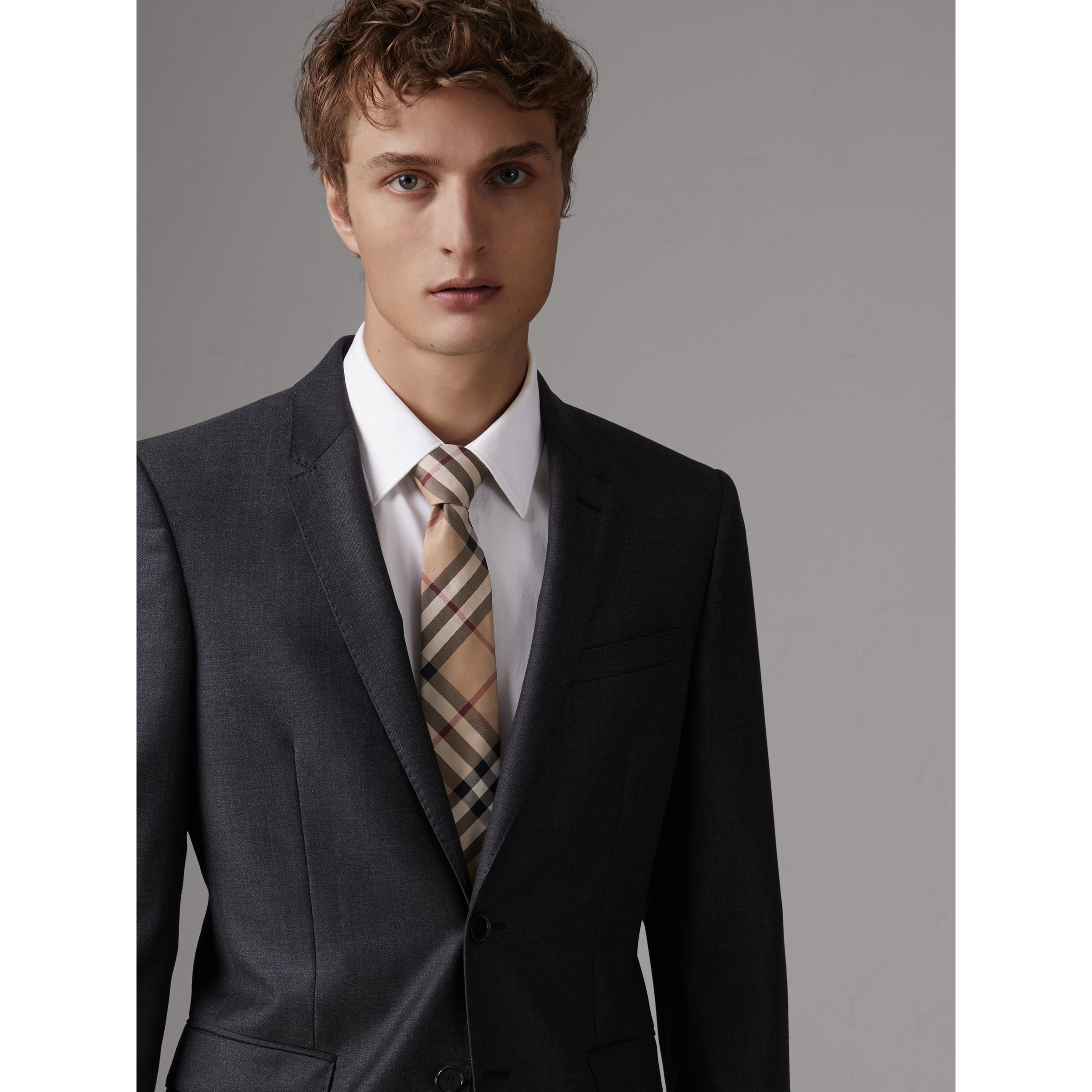 burberry tie outfit