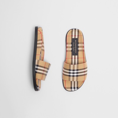 burberry flip flops mens