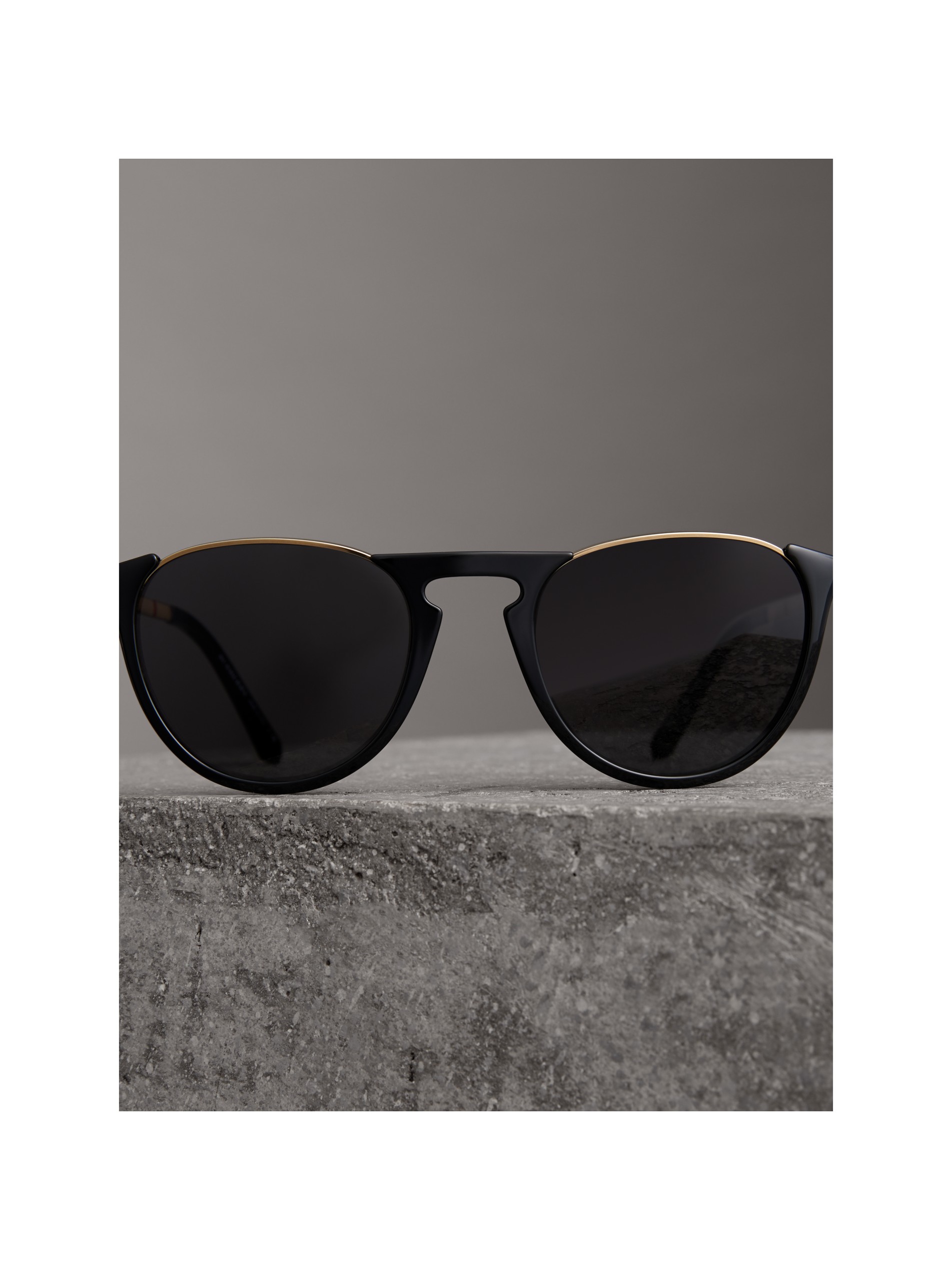 black keyhole pilot round frame sunglasses image21