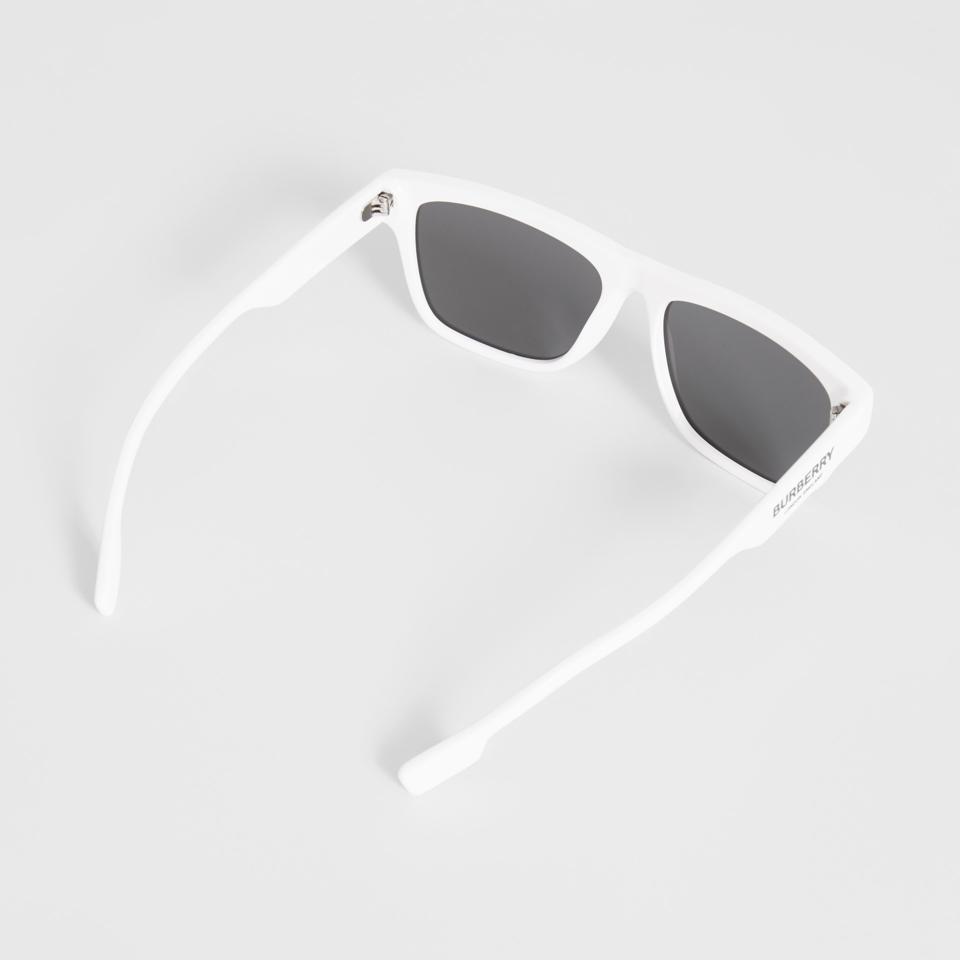 Square Frame Sunglasses In White Men Burberry Australia 