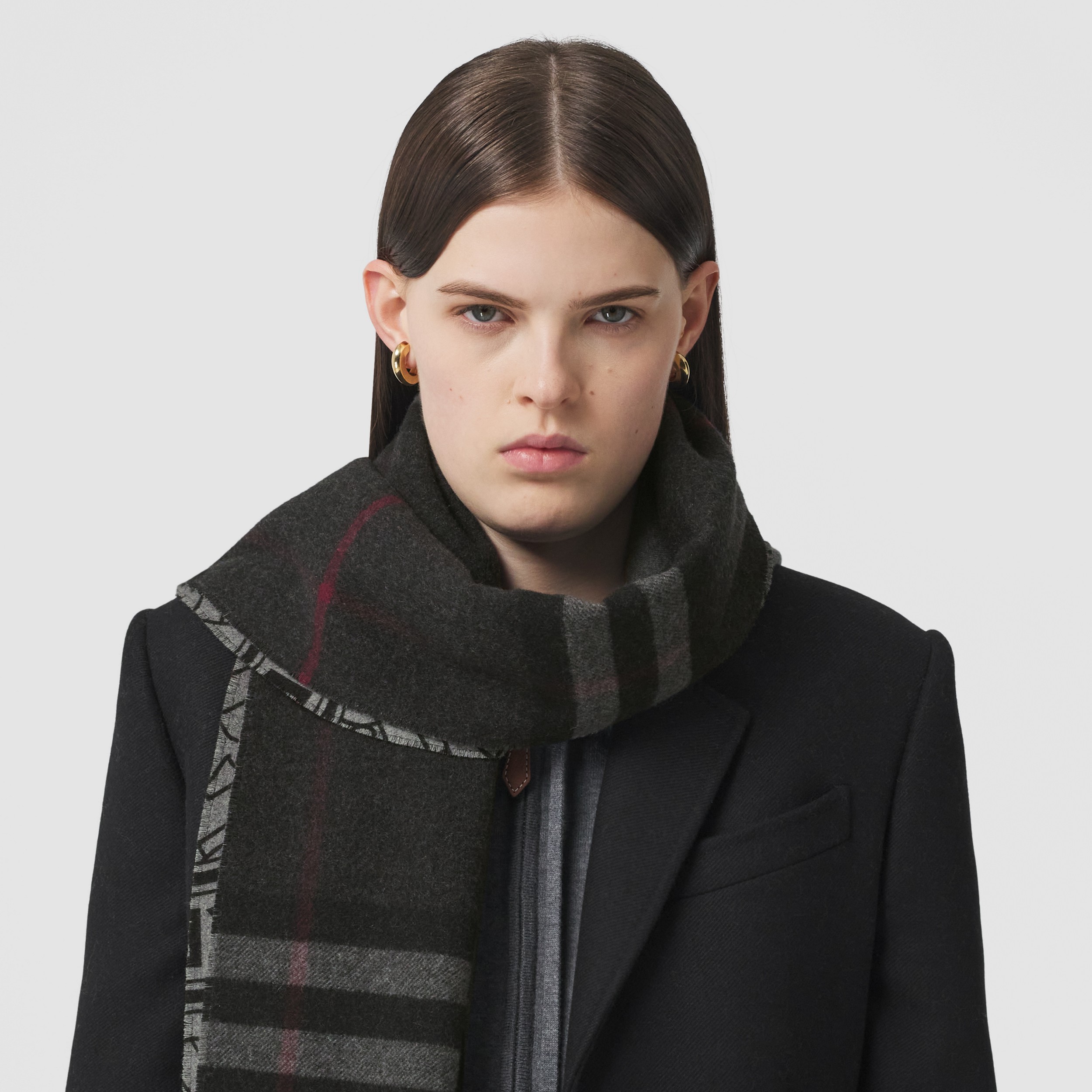 Reversible Check and Monogram Cashmere Scarf in Shale Grey | Burberry® Official - 3