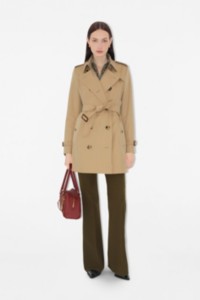 Woman wearing Short Chelsea Heritage Trench Coat