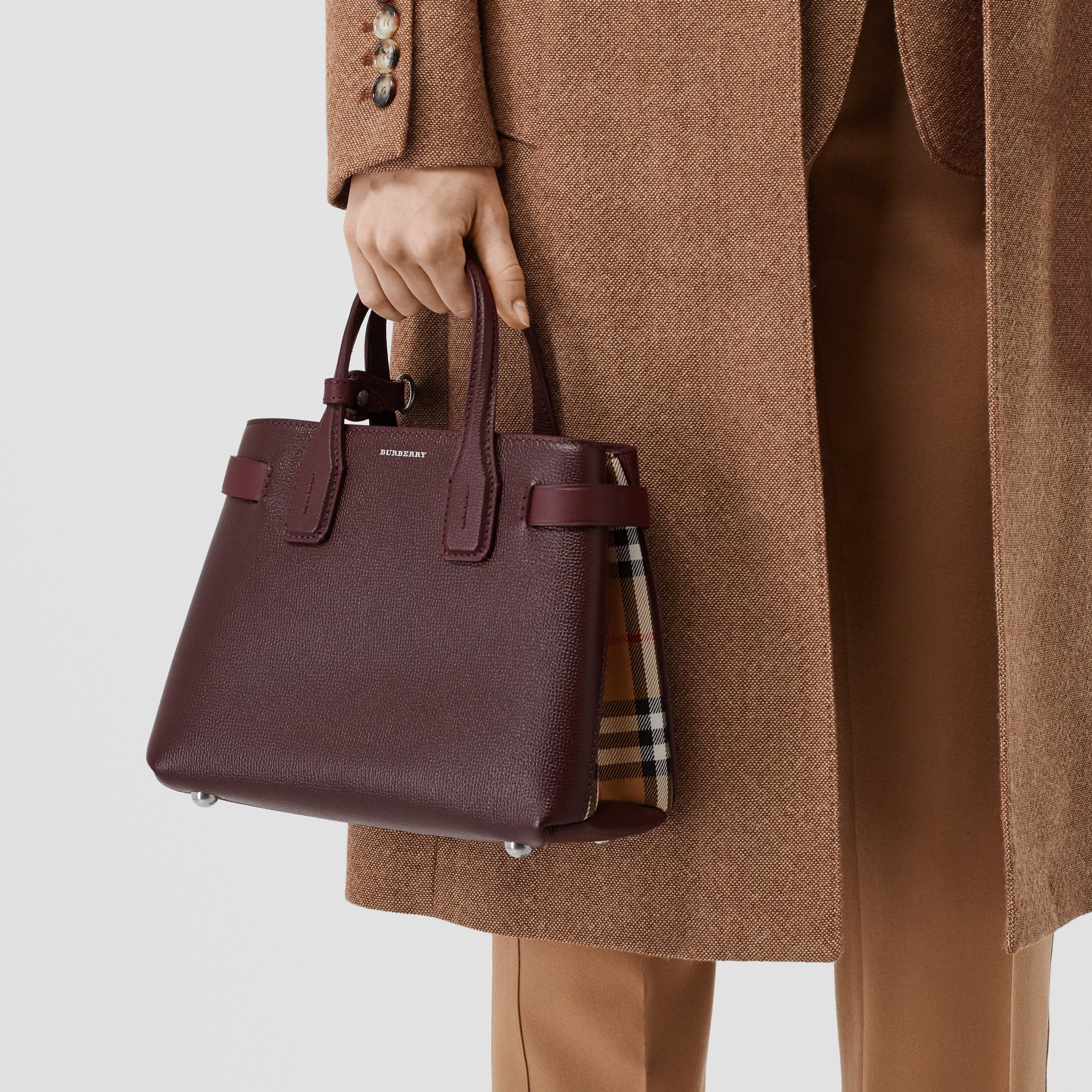 The Small Banner Bag in Leather and Vintage Check in Mahogany Red