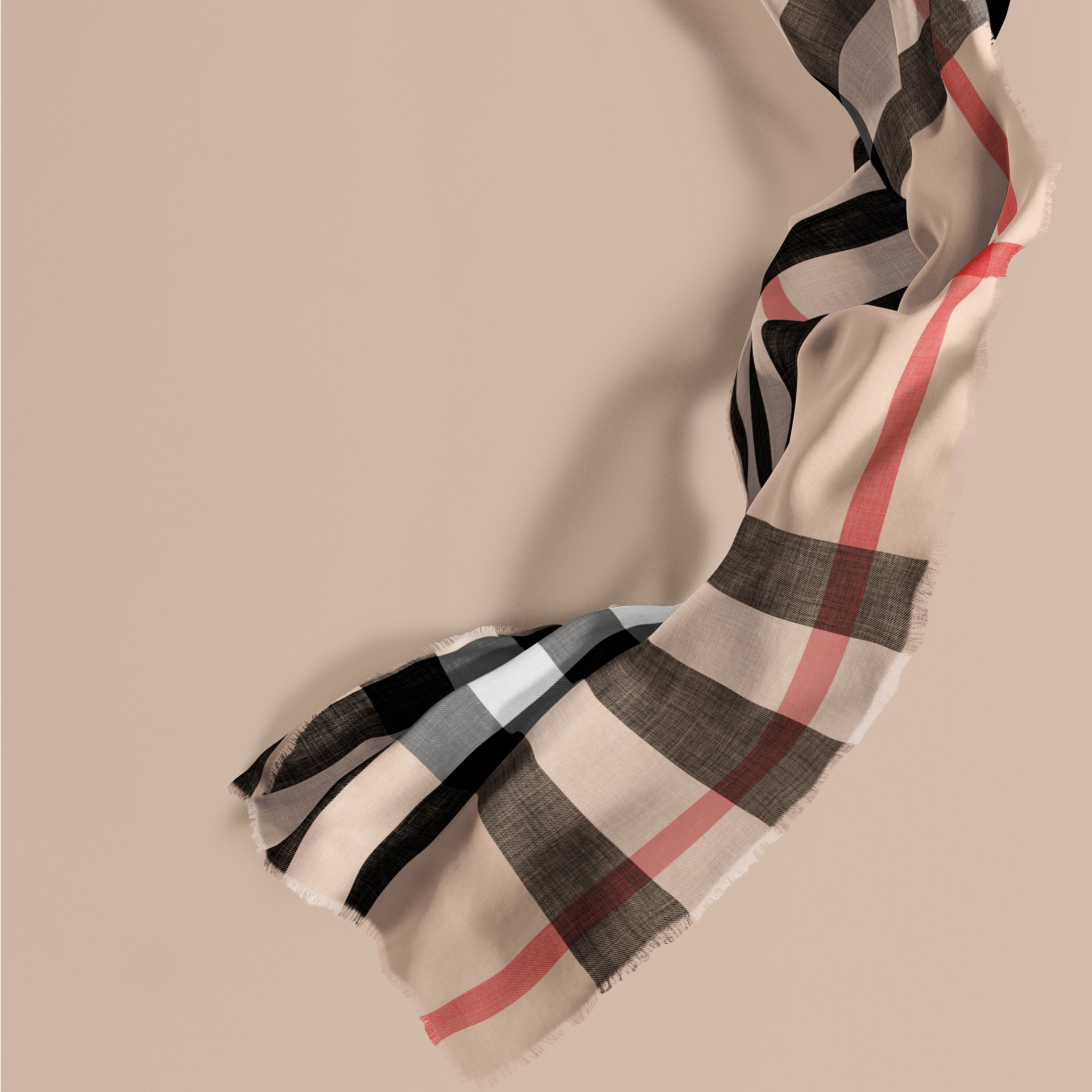 The Lightweight Cashmere Scarf in Check in Stone Burberry