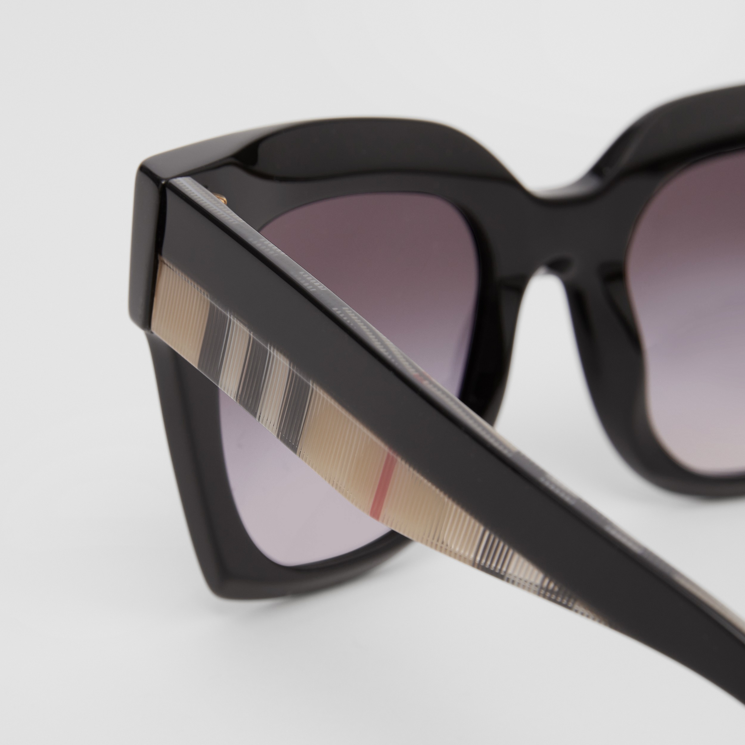 Óculos de sol com armação quadrada (Preto/bege) - Mulheres | Burberry® oficial - 2