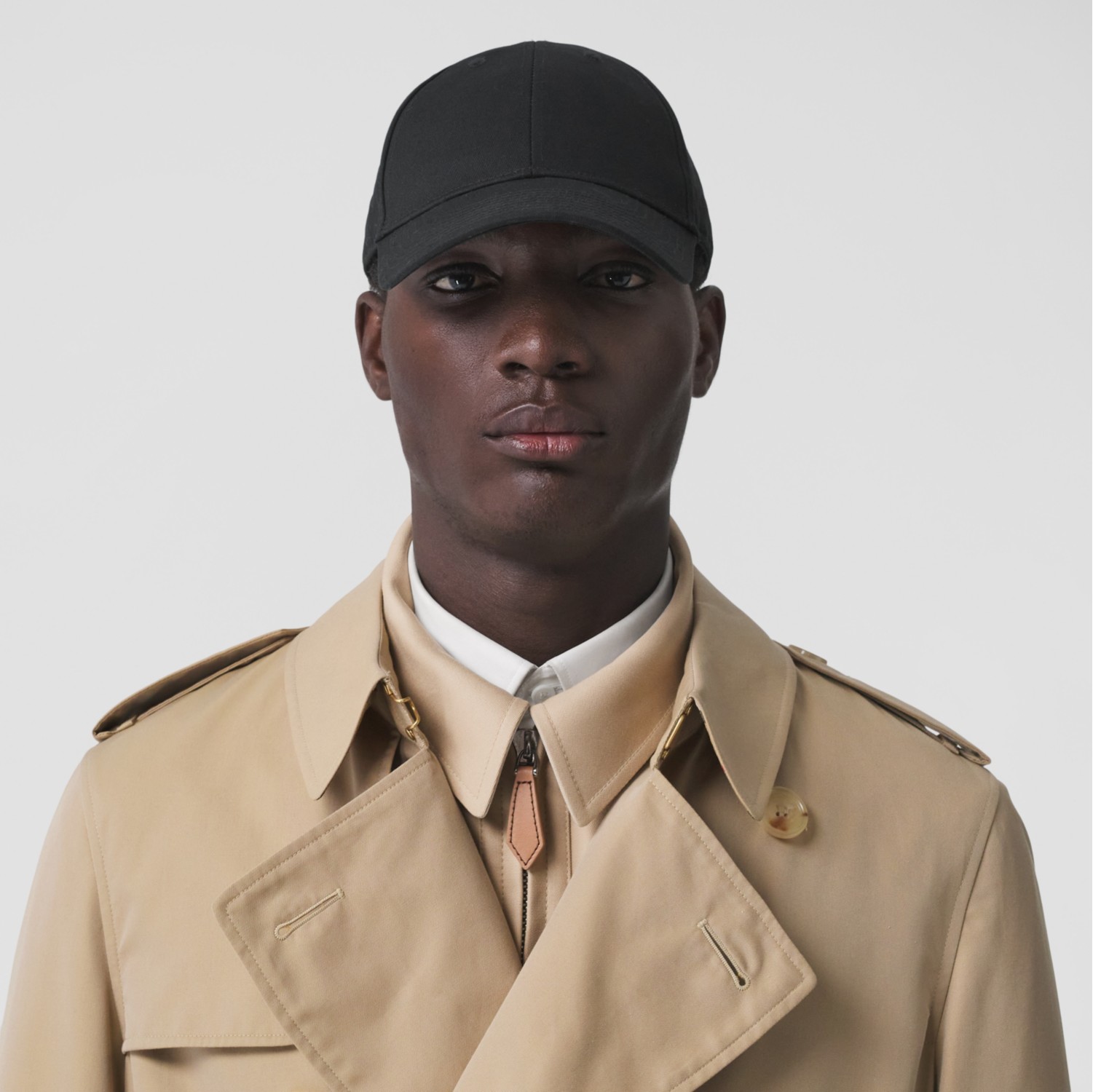 The Mid-length Chelsea Heritage Trench Coat in Honey - Burberry