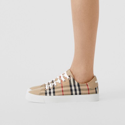 thomas burberry trainers