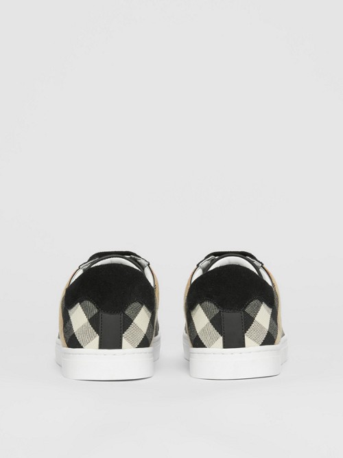 BURBERRY photo