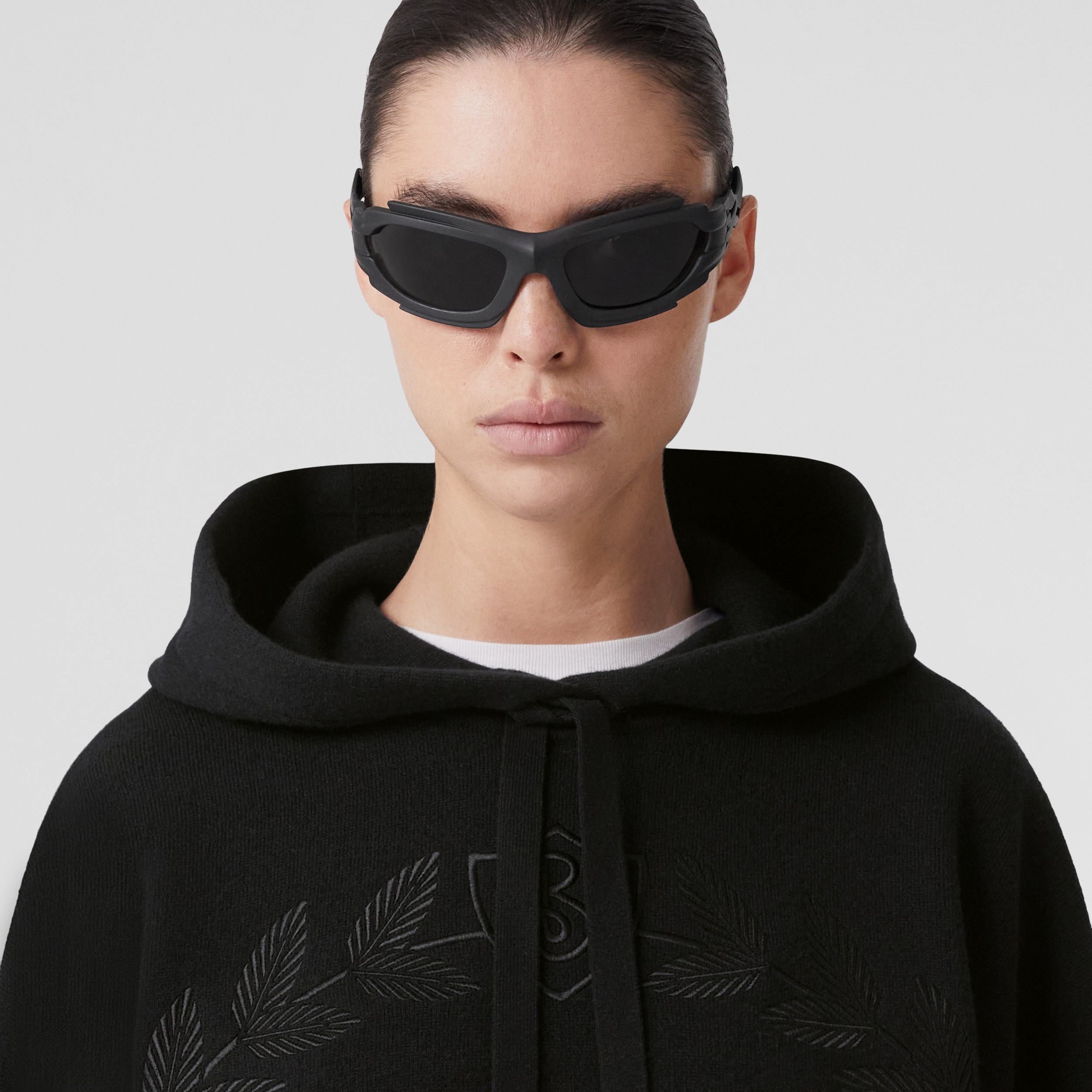 Embroidered Oak Leaf Crest Oversized Hoodie in Black - Women | Burberry® Official - 2