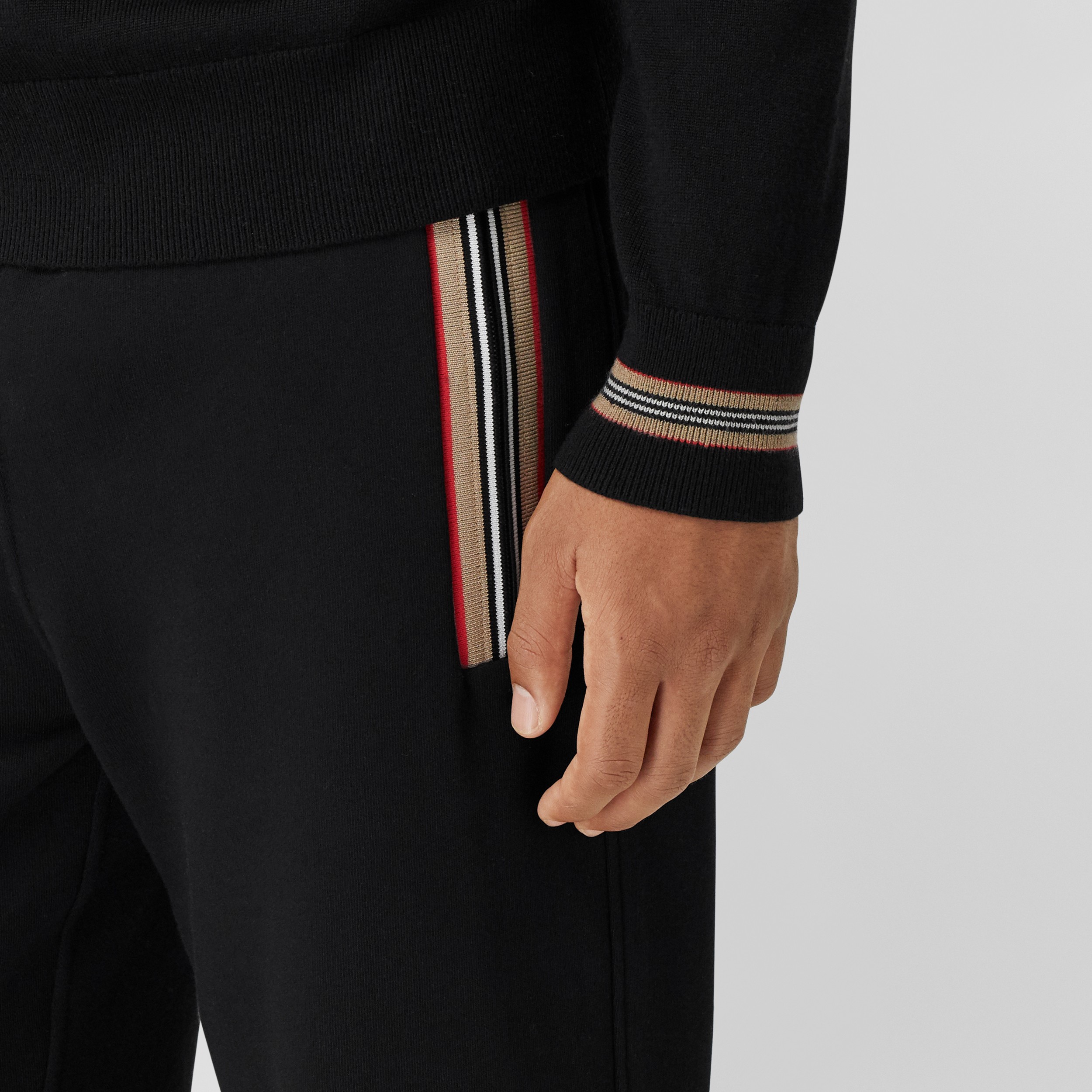 Jersey en lana con detalles a rayas Icon Stripe (Negro) - Hombre | Burberry® oficial - 4