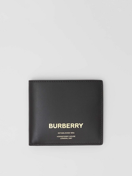 Burberry Horseferry Print Leather International Bifold Wallet In 黑色
