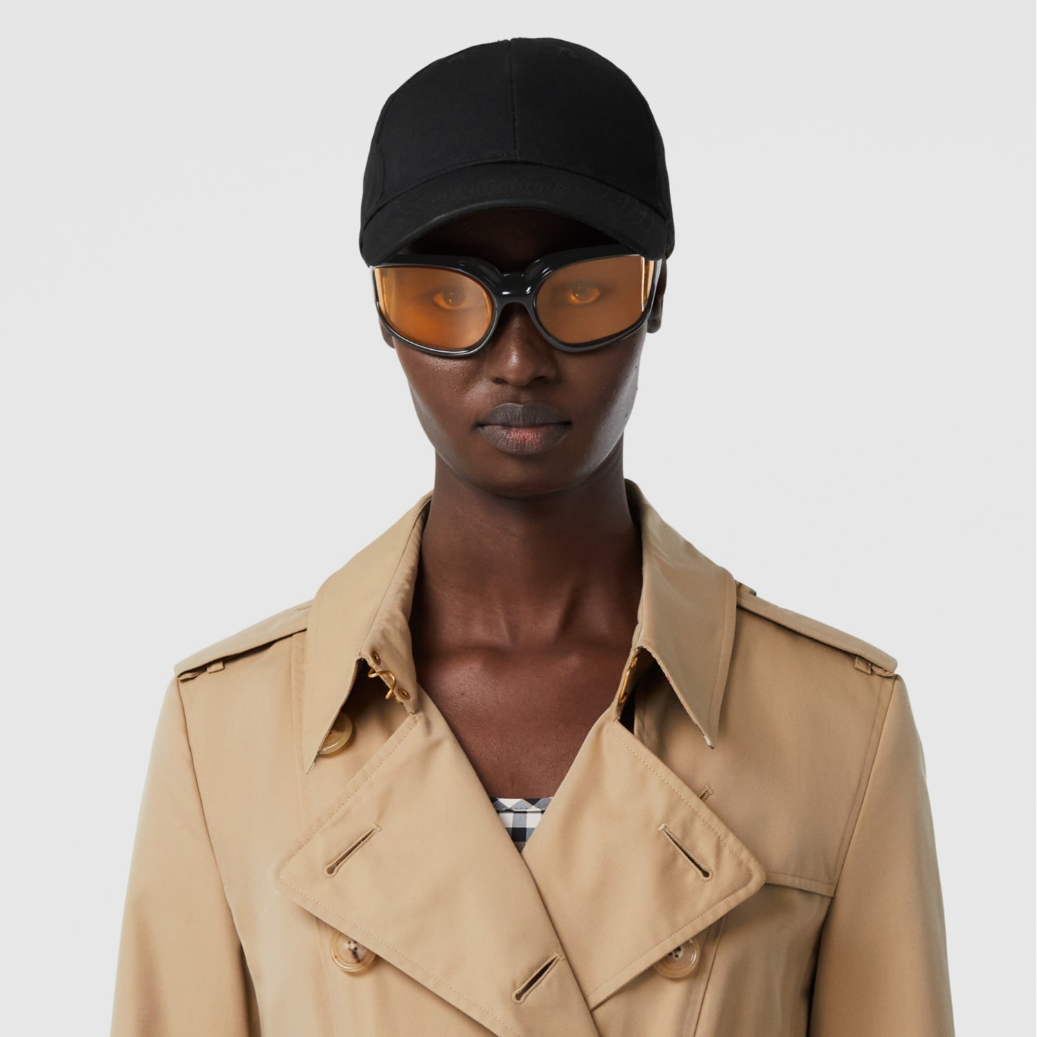 Burberry trench clearance sunglasses