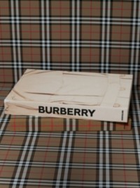 Burberry: il libro