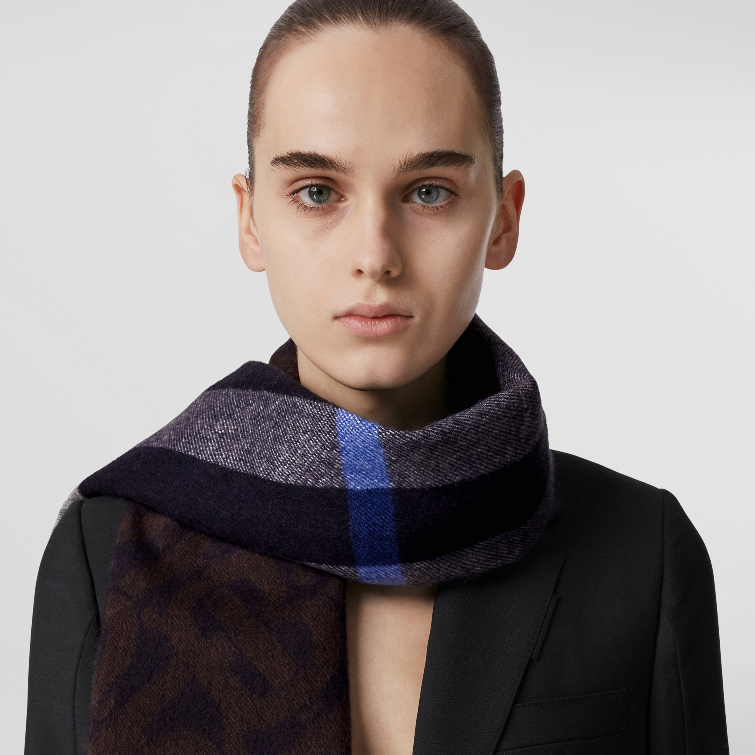 Reversible Check and Monogram Cashmere Scarf in Dark Charcoal Blue | Burberry® Official - 3