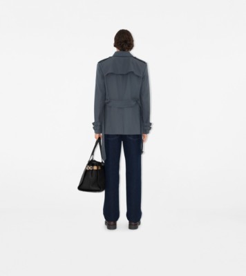 252DF032-6A6F-4919-B4F3-