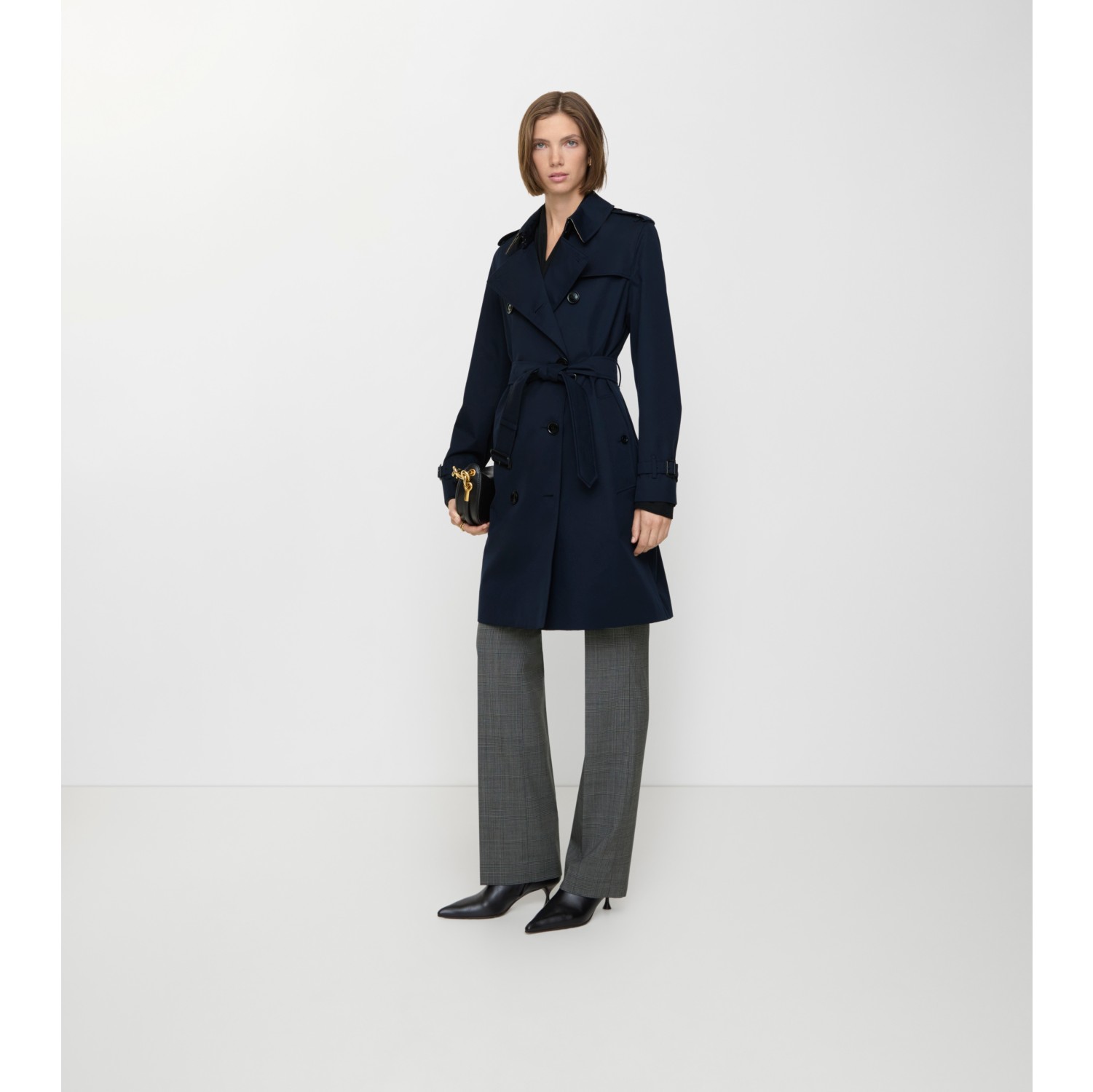Burberry ロングコートネイビー Mid-length Kensington Heritage Trench Coat in Coal blue - Women