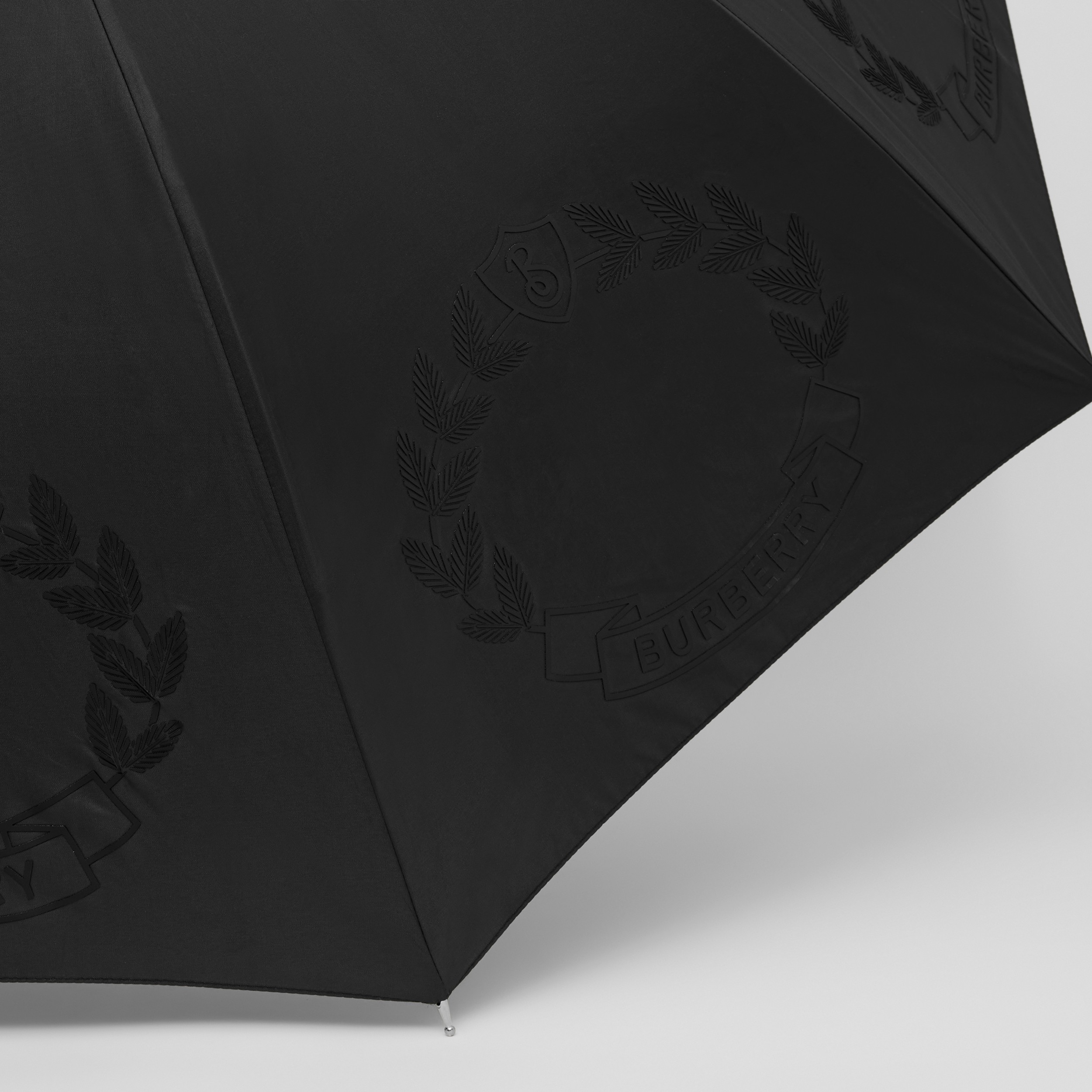 Guarda-chuva com estampa de folha de carvalho (Preto) | Burberry® oficial - 2