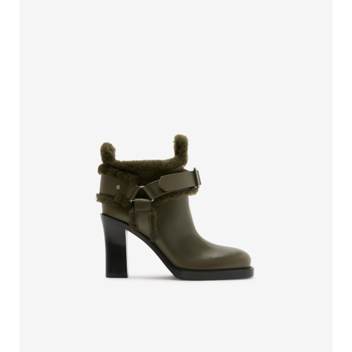 Shop Burberry Leather And Shearling Cosy Stirrup Boots In Loch