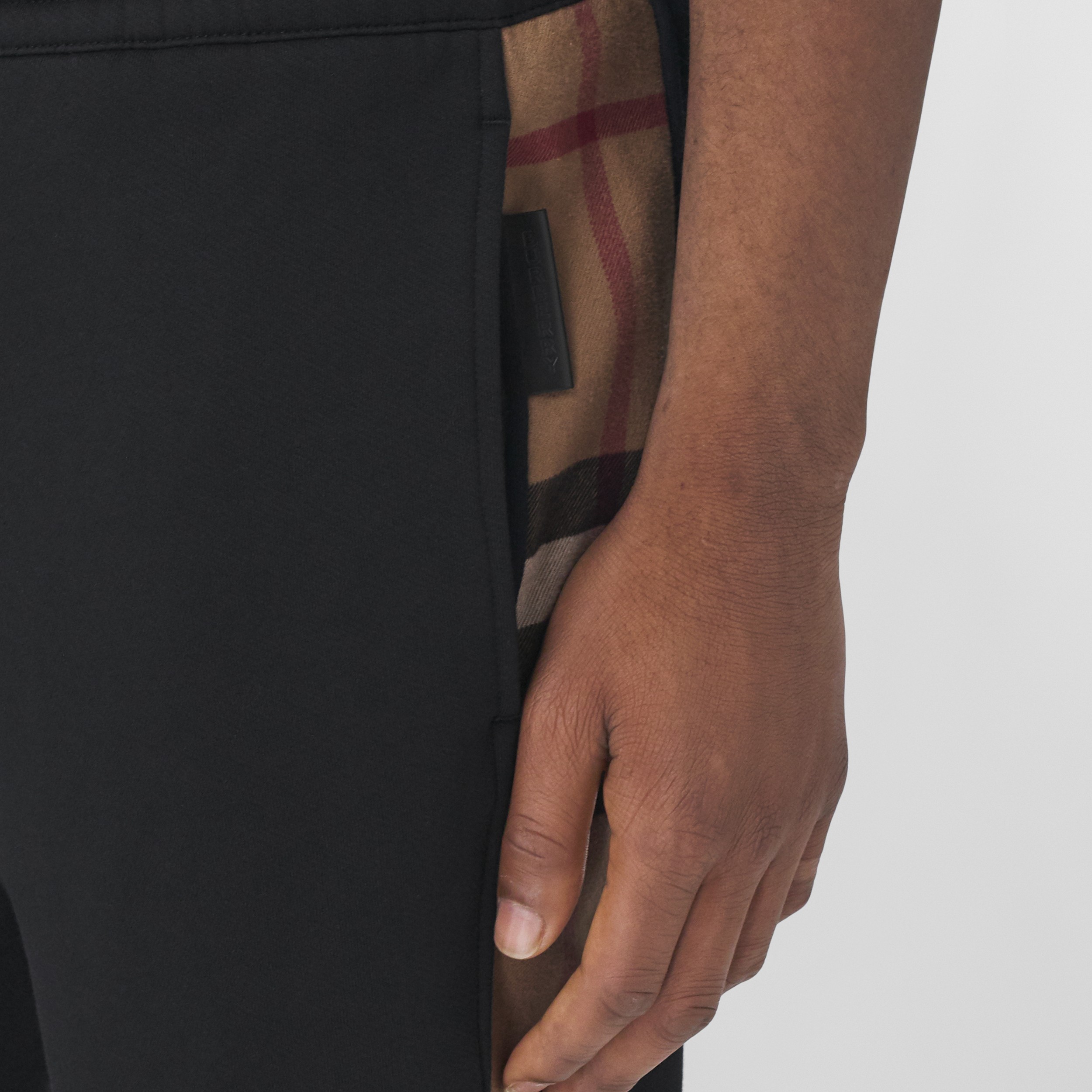 格纹裁片棉质混纺慢跑裤 (黑色 / 桦木棕色) | Burberry® 博柏利官网 - 2