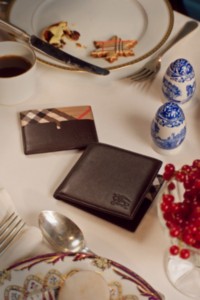 Prise de vue d'un biscuit sablé pour la campagne Burberry Festive 2025 