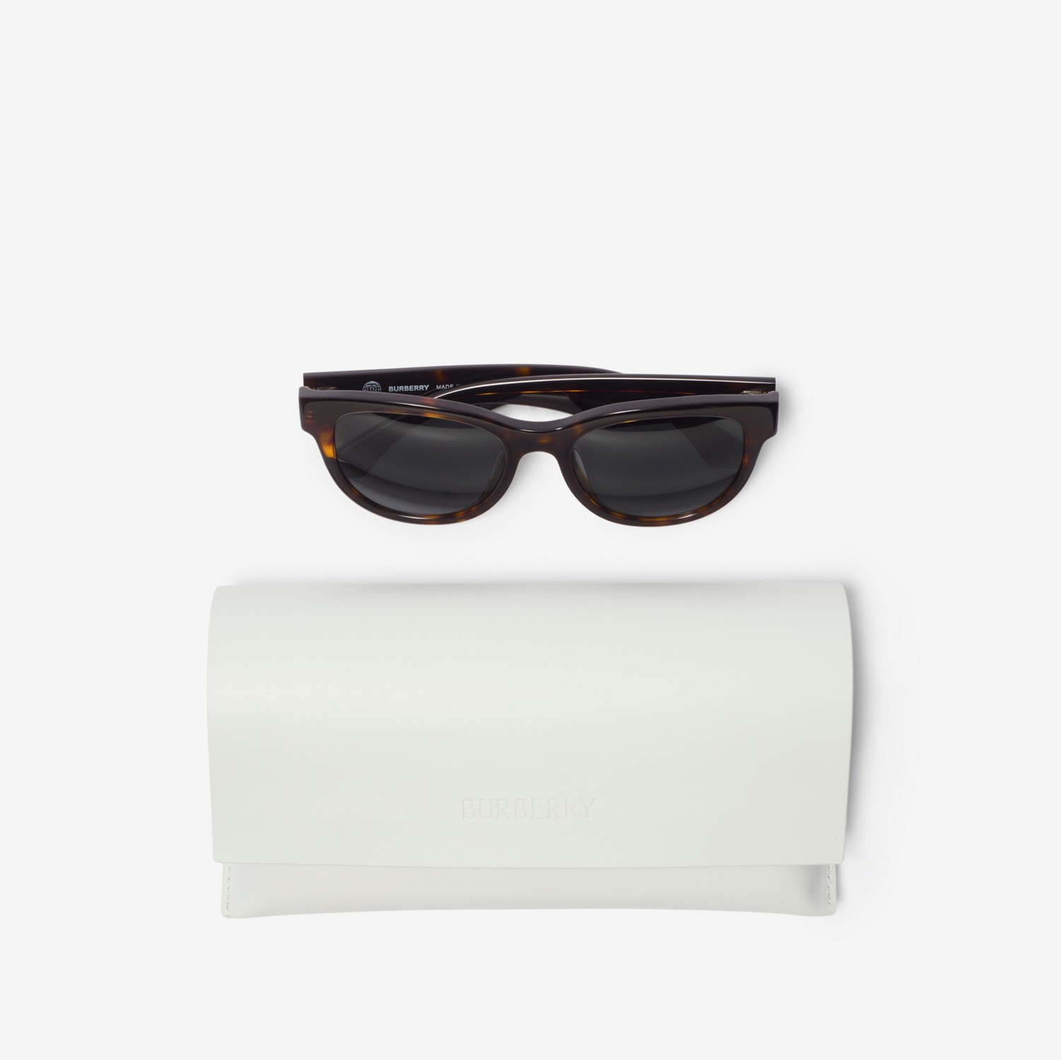 ラウンド サングラス (ダークハバナ) | Burberry®公式サイト ラウンド サングラス (ダークハバナ) | Burberry®公式サイト