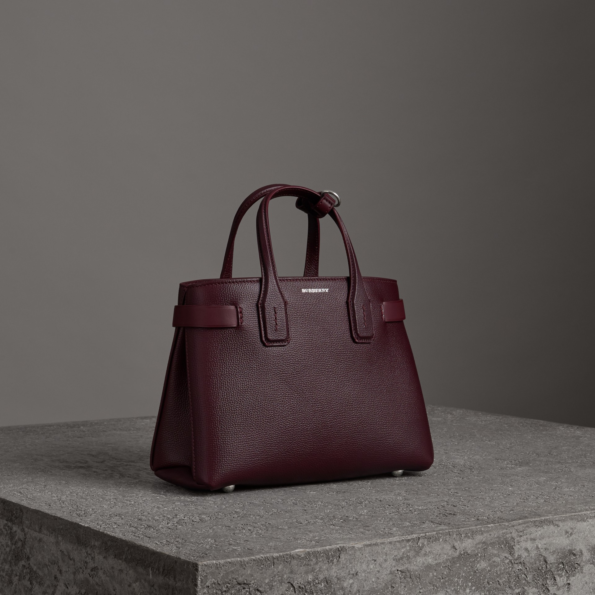 derby leather small banner tote bag in red