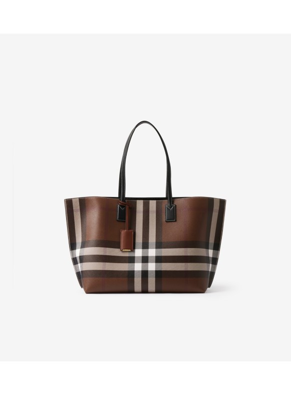 Shop Burberry Handbags (8071357) by E&Sショップ