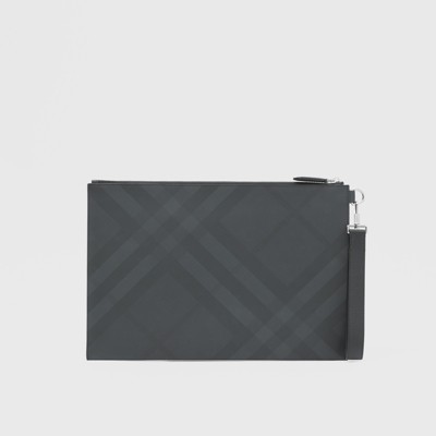 burberry zip pouch