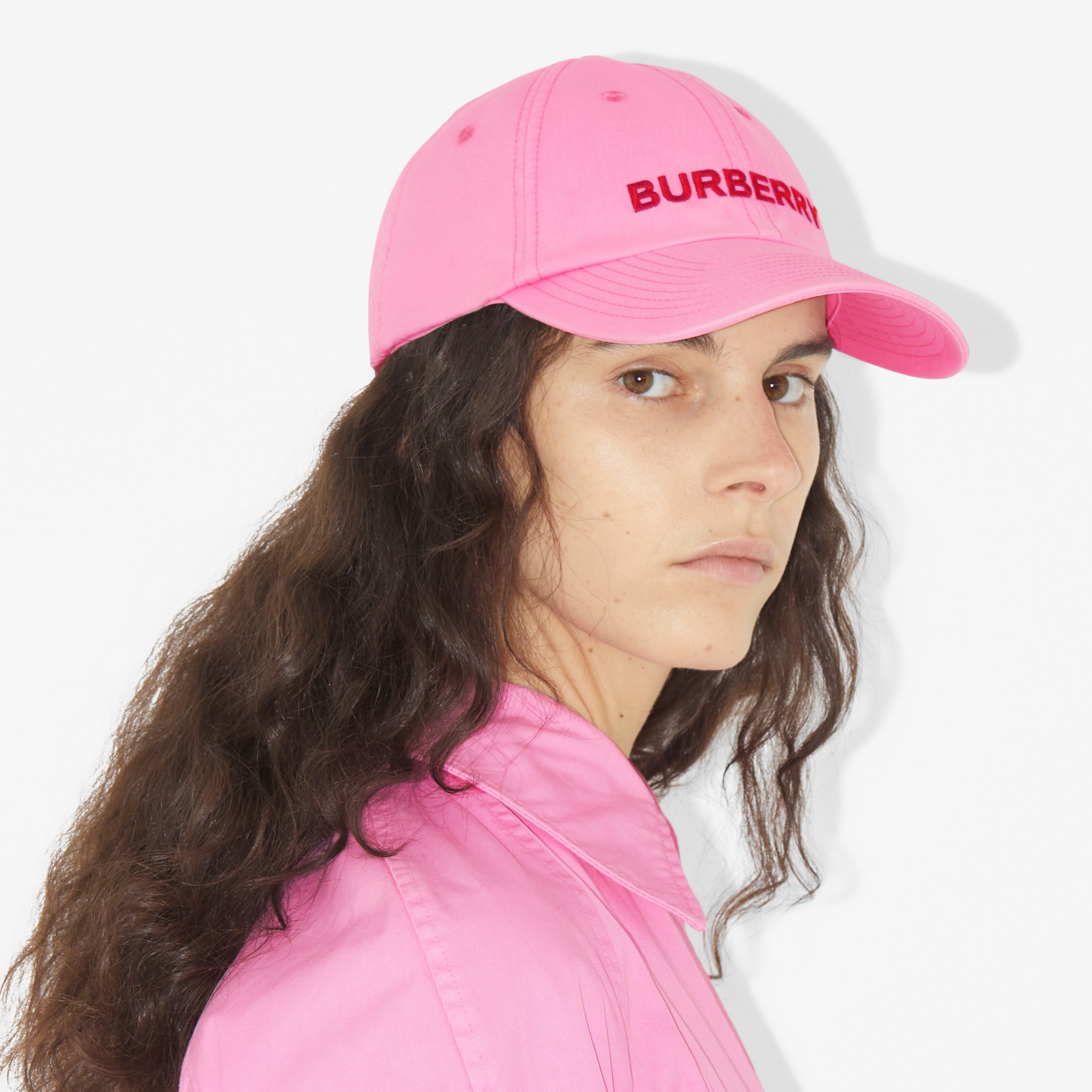 エンブロイダリーロゴ コットンギャバジン ベースボールキャップ