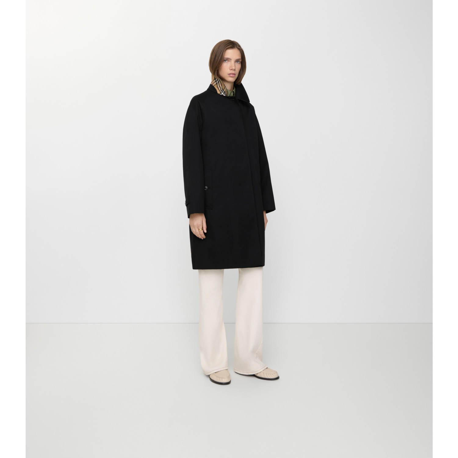 Mid-length Camden Heritage Car Coat in Black - Women, Cotton Gabardine | Burberry® Official