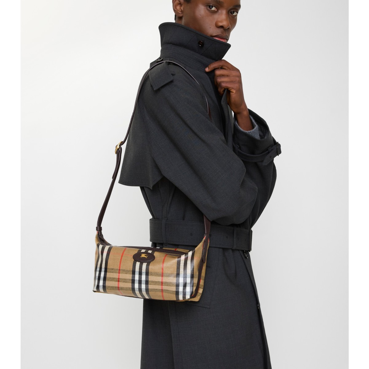  Check Highlands Sling Bag