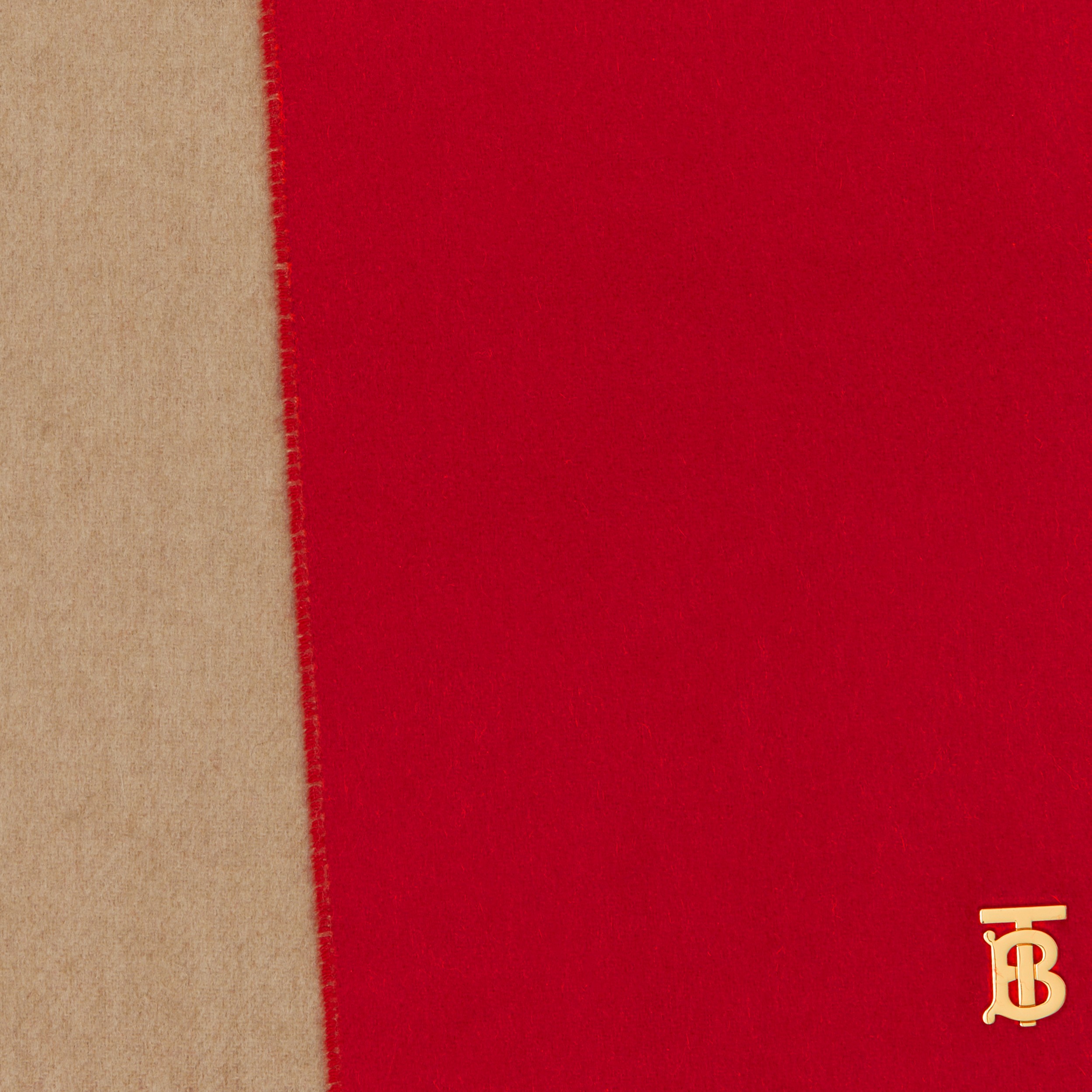 Cachecol dupla face de cashmere com monograma (Vermelho Intenso/camel) | Burberry® oficial - 2