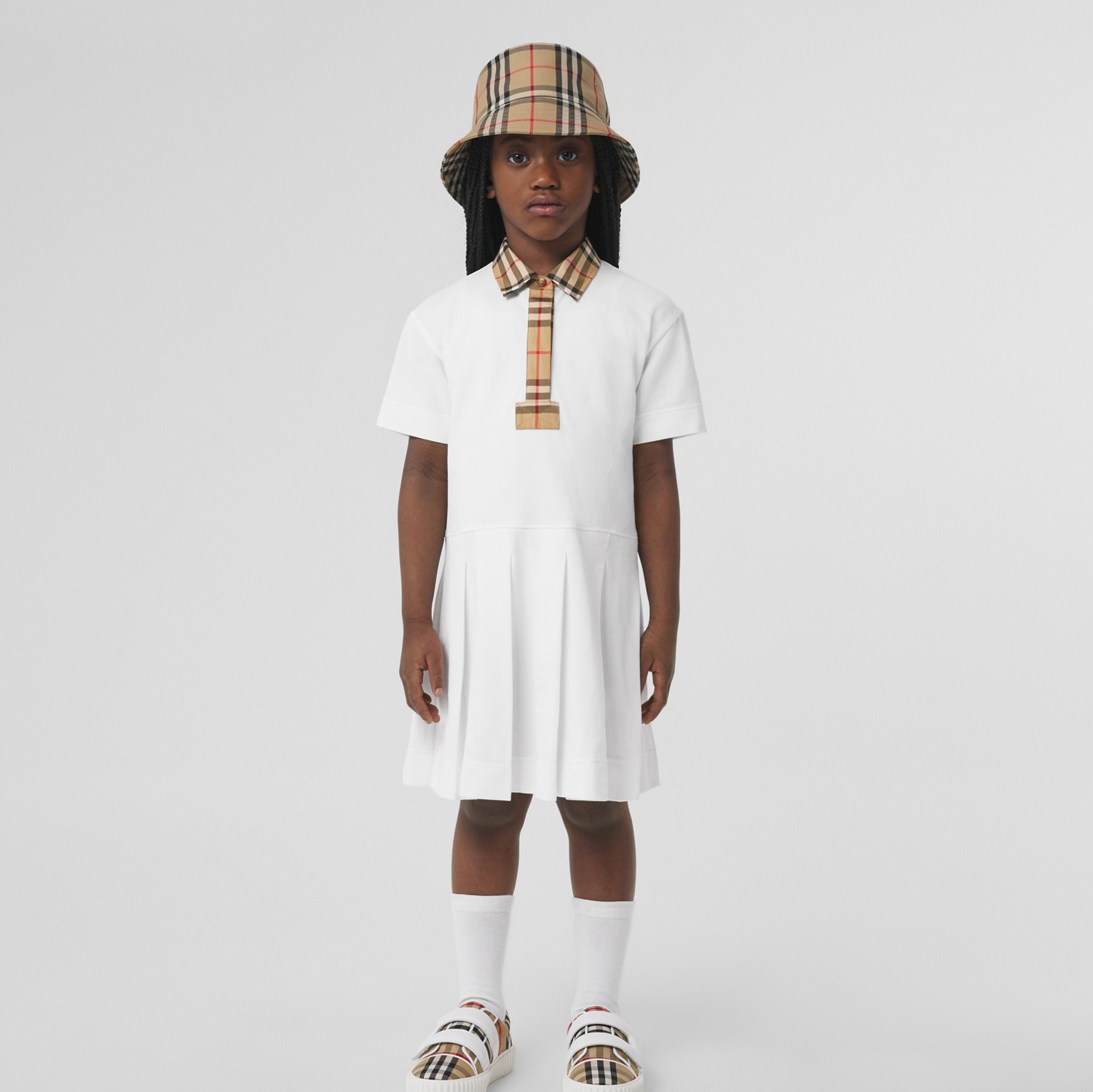 Poloshirtkleid aus Baumwollpiqué mit Vintage Check-Besatz (Weiß) | Burberry®