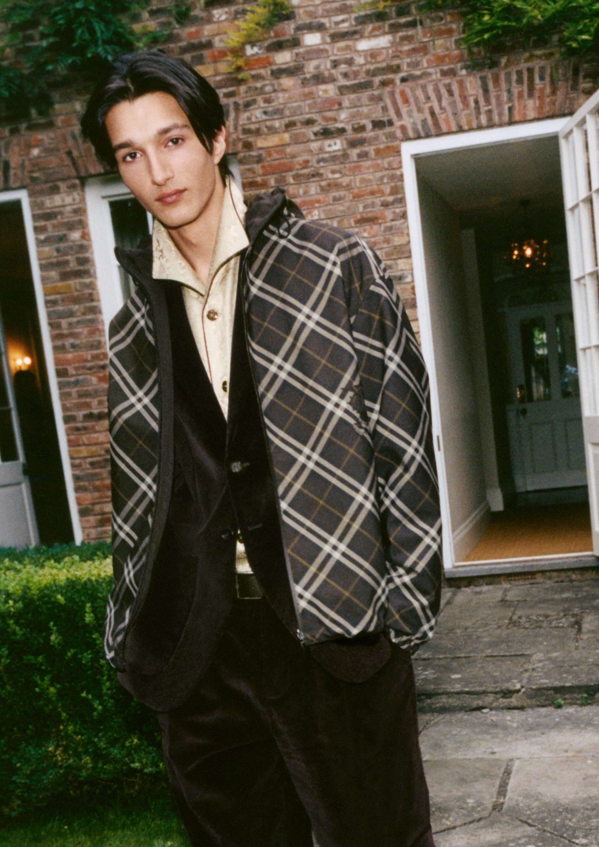 3418 Burberry ジャケット襟付き定価66000ブラック38 3418 Burberry ジャケット襟付き定価66000ブラック38