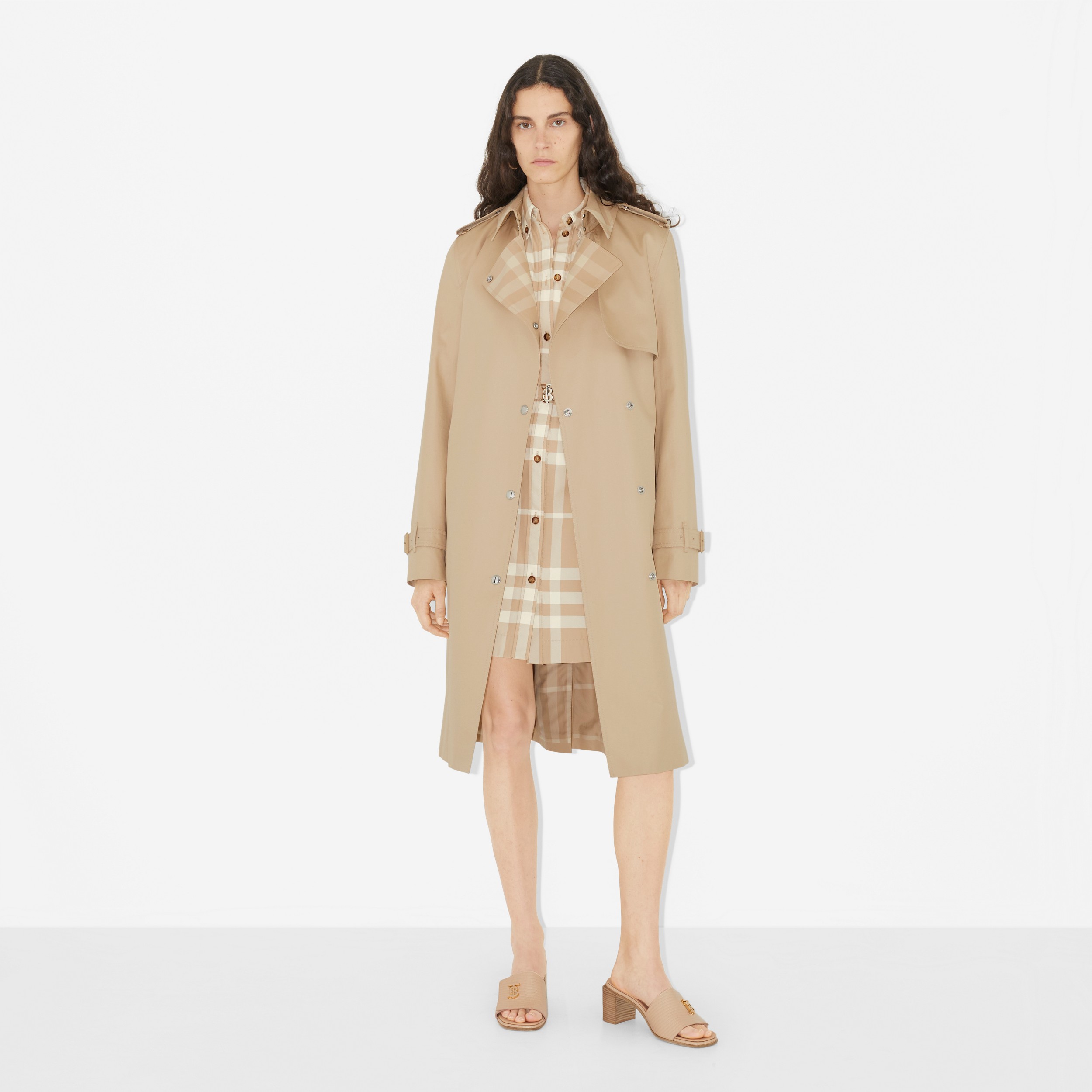 Trench coat en algodón de gabardina con paneles a cuadros (Rosa Beige Suave) - Mujer | Burberry® oficial - 2