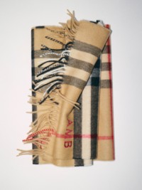 Personalisierter Schal im Burberry Check-Karomuster